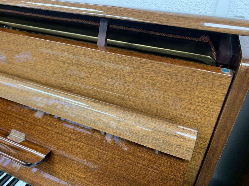 Knight K20 upright Piano in mahogany – Gallery image – Roberts Pianos Oxford