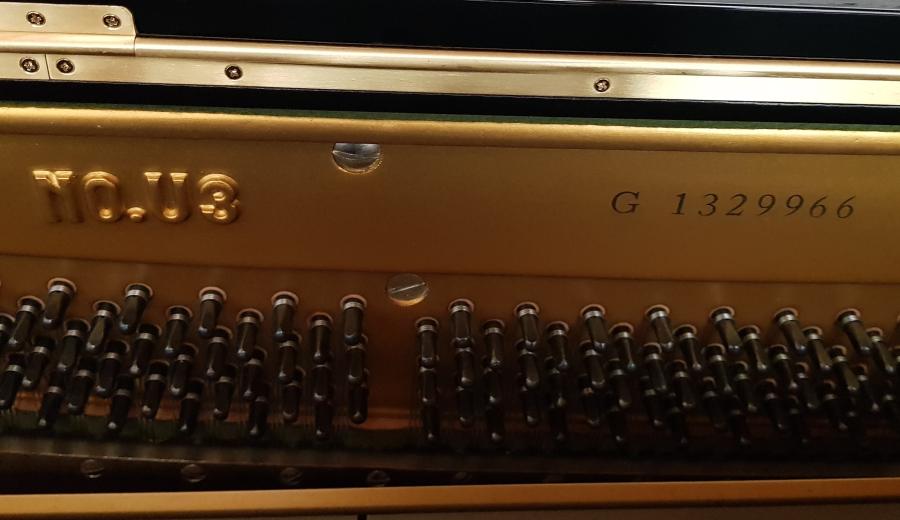 Yamaha U3G upright Piano in Black – Gallery image – Roberts Pianos Oxford