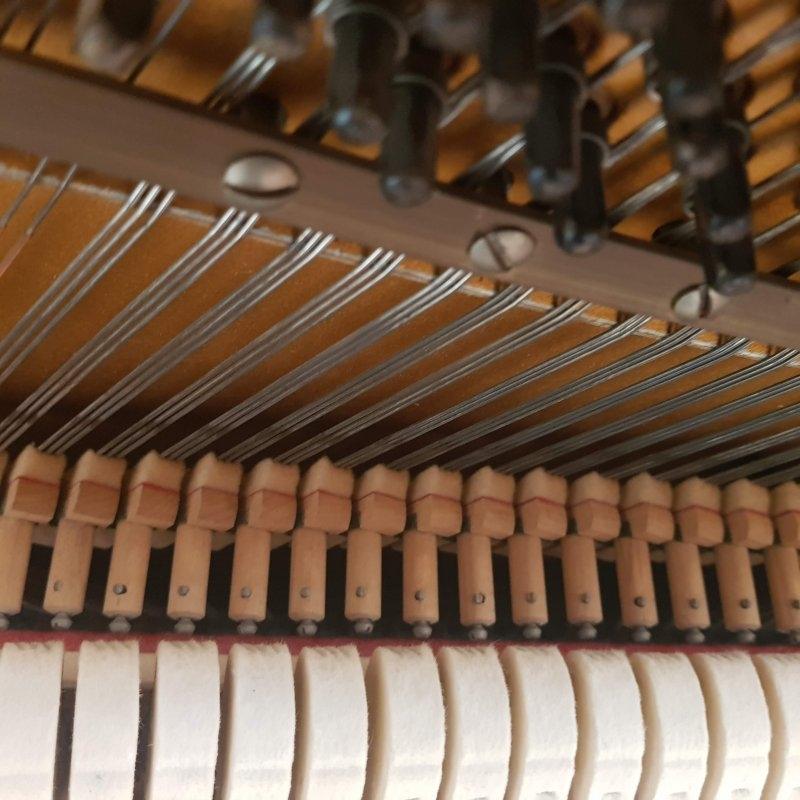 Zender upright Piano in mahogany – Gallery image – Roberts Pianos Oxford