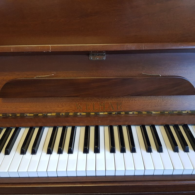 Welmar upright Piano in mahogany – Gallery image – Roberts Pianos Oxford