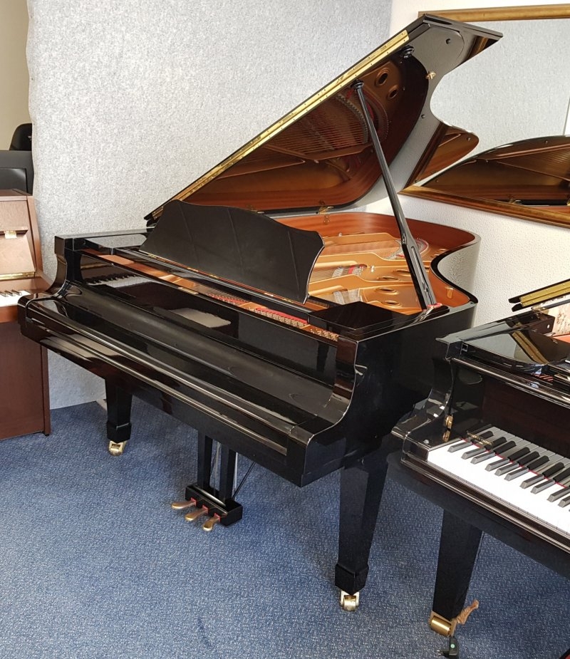 Yamaha C7