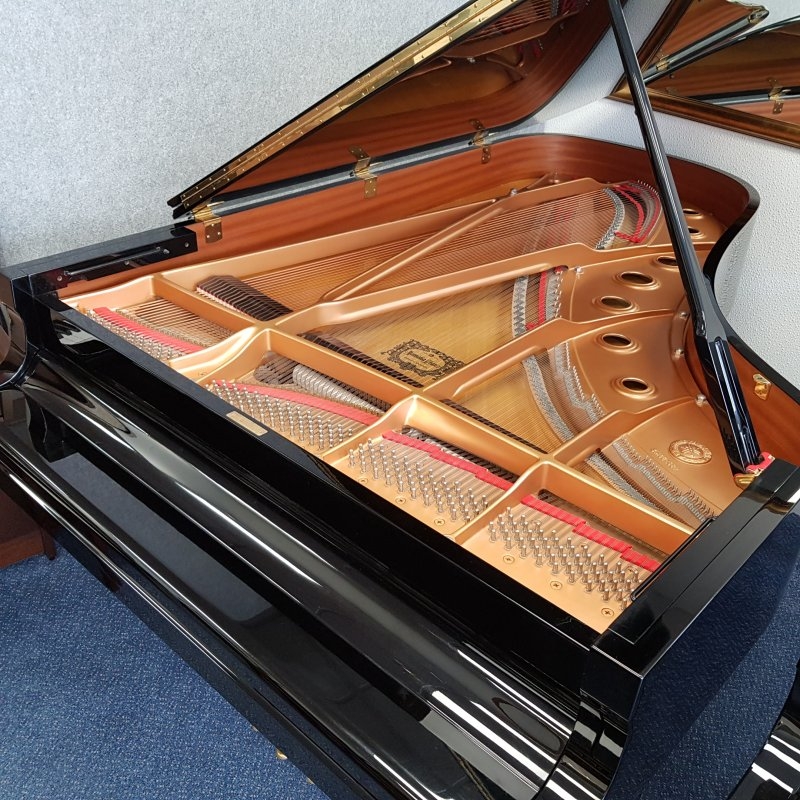 Yamaha C7