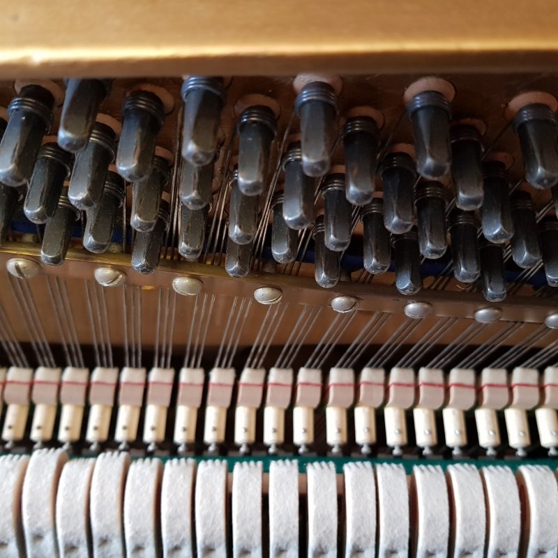 Welmar upright Piano in Mahogany – Gallery image – Roberts Pianos Oxford