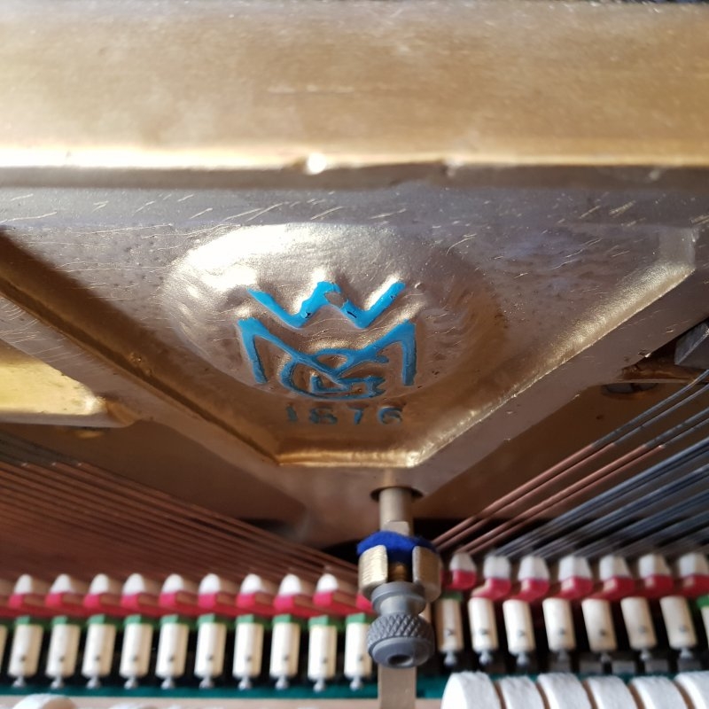 Welmar upright Piano in Mahogany – Gallery image – Roberts Pianos Oxford