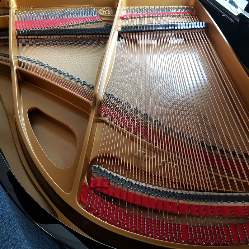 Grotrian Steinweg 160 grand Piano in black – Gallery image – Roberts Pianos Oxford