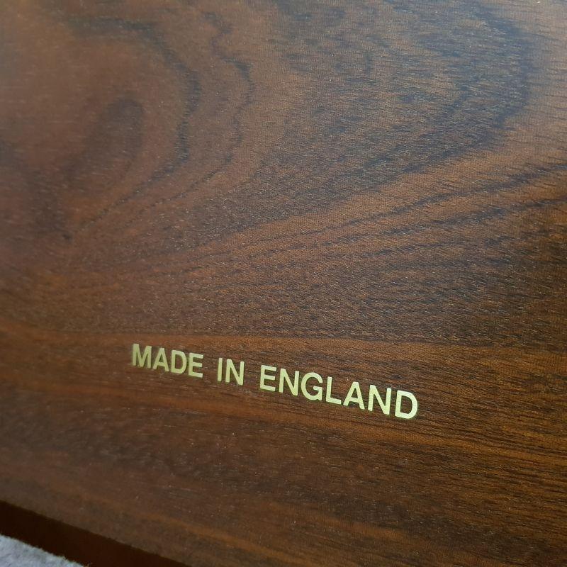 Welmar A10 upright Piano in rosewood – Gallery image – Roberts Pianos Oxford