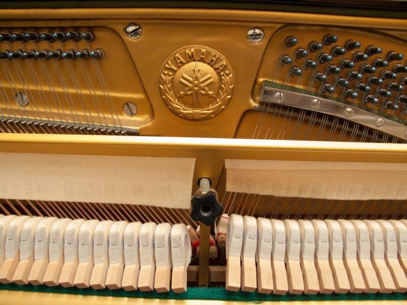 Yamaha U3M upright Piano in Black – Gallery image – Roberts Pianos Oxford