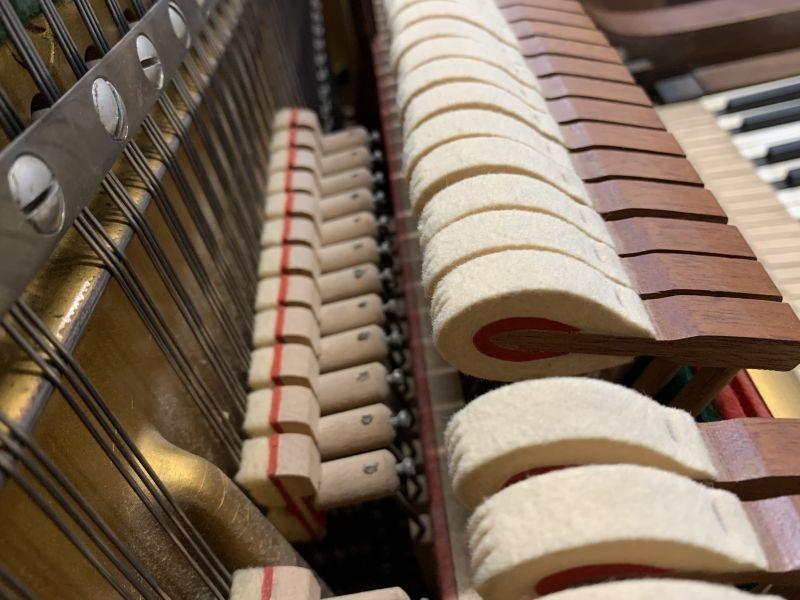 Gors & Kallmann 118 upright Piano in mahogany – Gallery image – Roberts Pianos Oxford