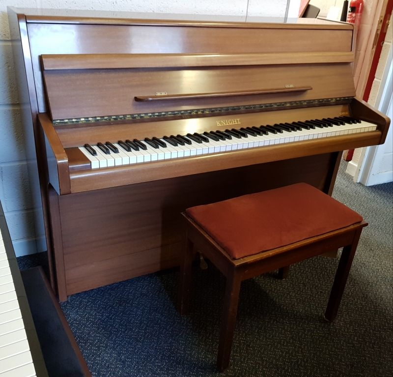 Knight upright Piano in Mahogany – Gallery image – Roberts Pianos Oxford
