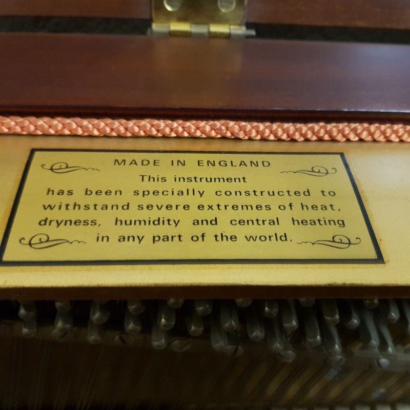 Knight upright Piano in Mahogany – Gallery image – Roberts Pianos Oxford