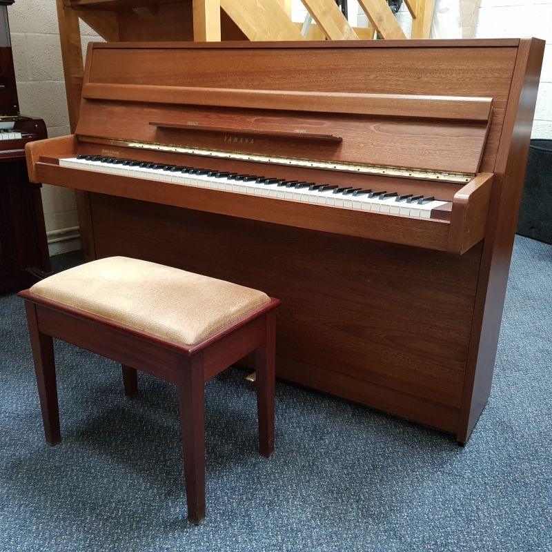 Yamaha upright Piano in Mahogany – Gallery image – Roberts Pianos Oxford