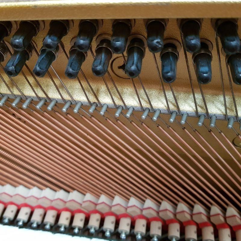Yamaha upright Piano in Mahogany – Gallery image – Roberts Pianos Oxford