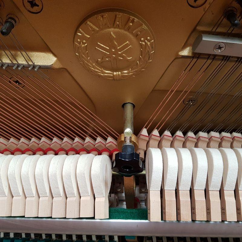Yamaha upright Piano in Mahogany – Gallery image – Roberts Pianos Oxford