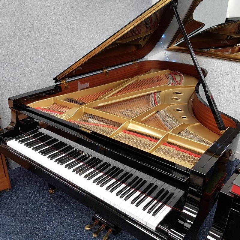 Yamaha C7