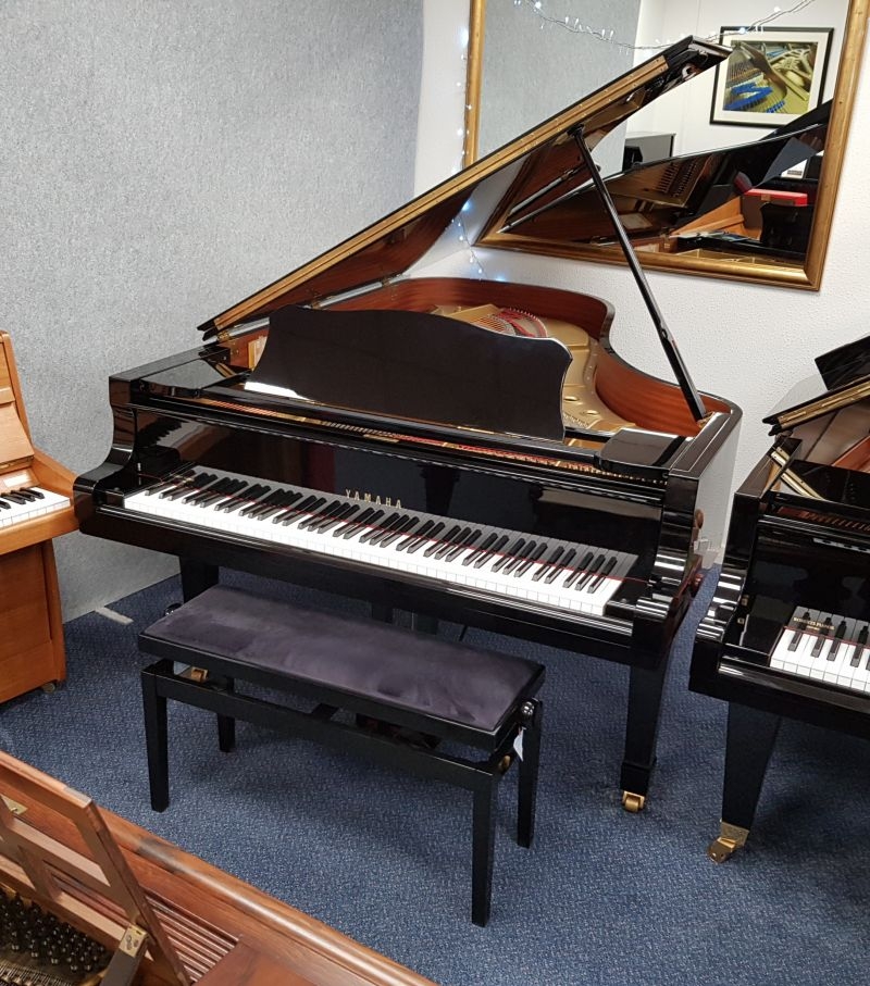Yamaha C7