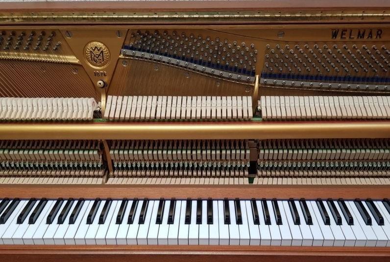 Welmar upright Piano in rosewood – Gallery image – Roberts Pianos Oxford