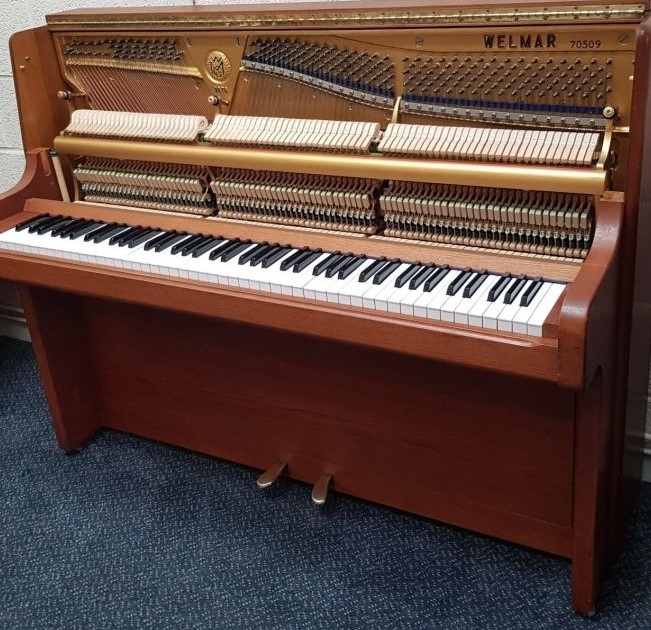 Welmar upright Piano in rosewood – Gallery image – Roberts Pianos Oxford