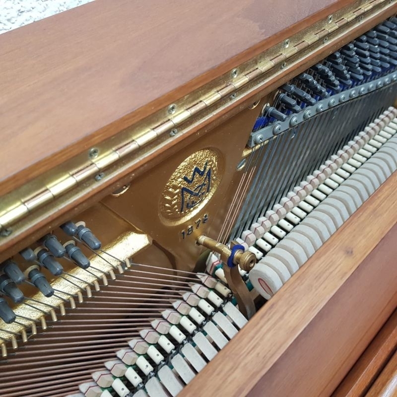 Welmar upright Piano in rosewood – Gallery image – Roberts Pianos Oxford