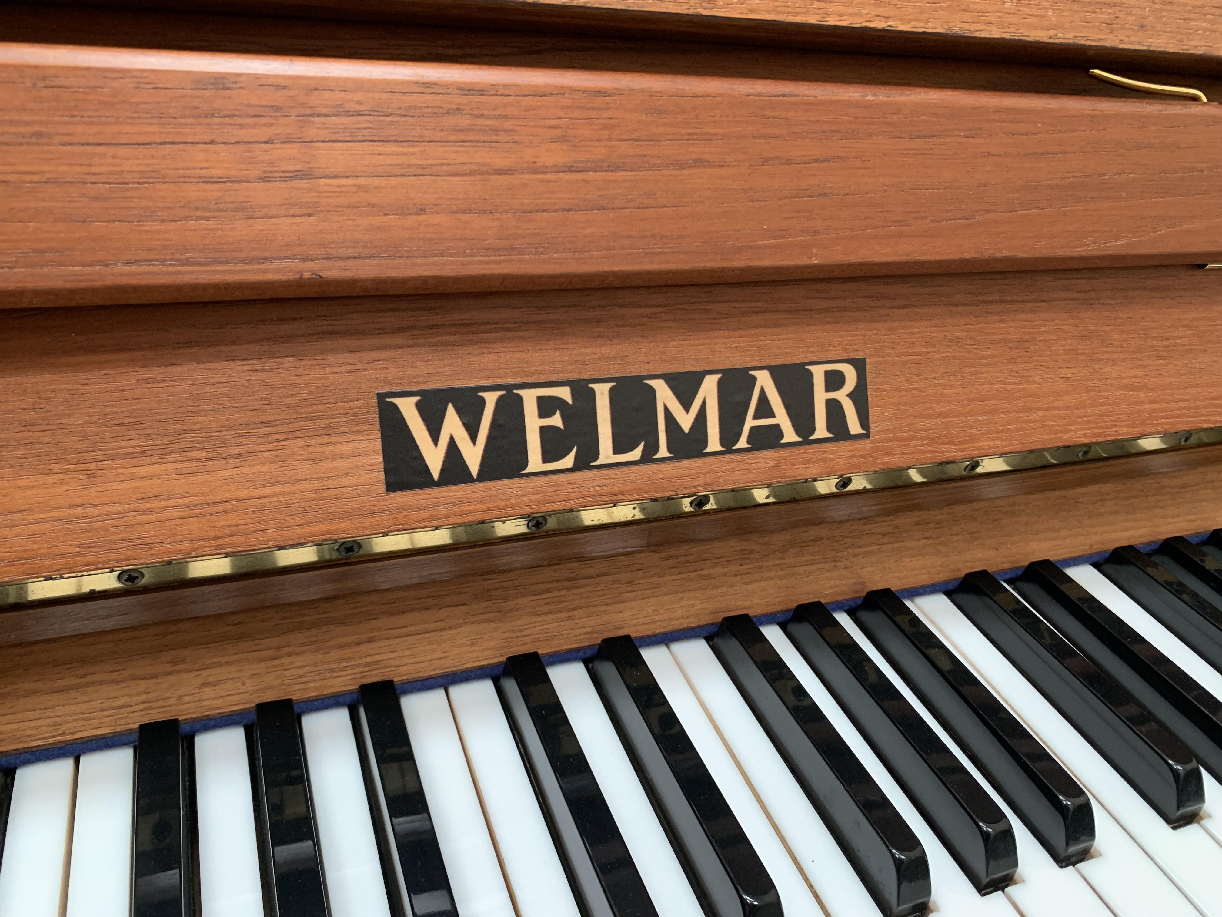 Welmar upright Piano in rosewood – Gallery image – Roberts Pianos Oxford