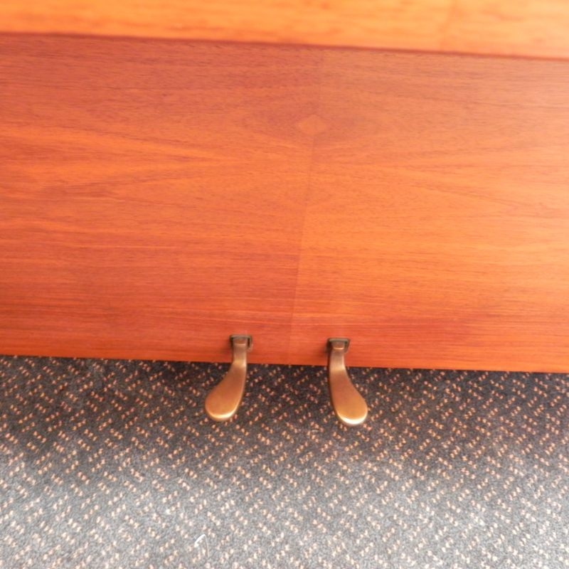 Knight upright Piano in Mahogany – Gallery image – Roberts Pianos Oxford