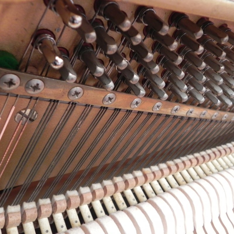 Knight upright Piano in Mahogany – Gallery image – Roberts Pianos Oxford