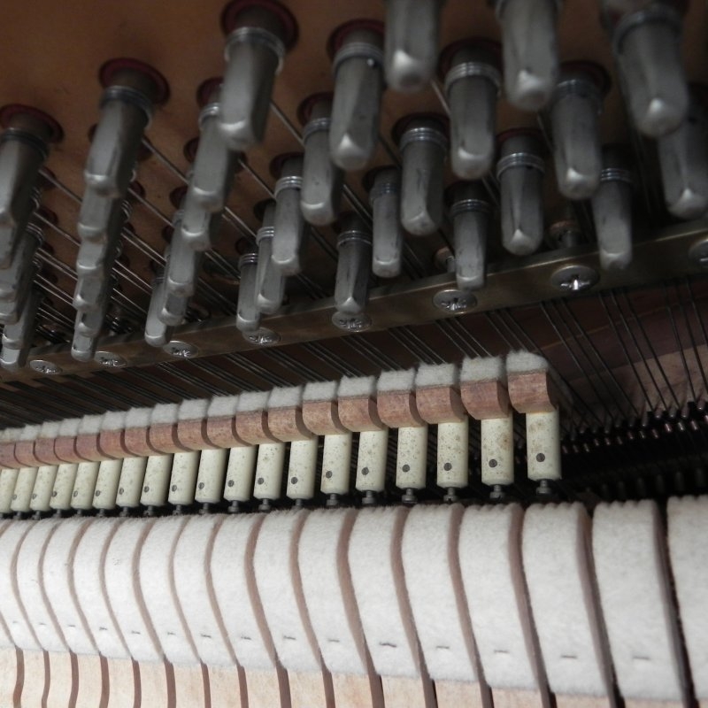 Knight upright Piano in Mahogany – Gallery image – Roberts Pianos Oxford