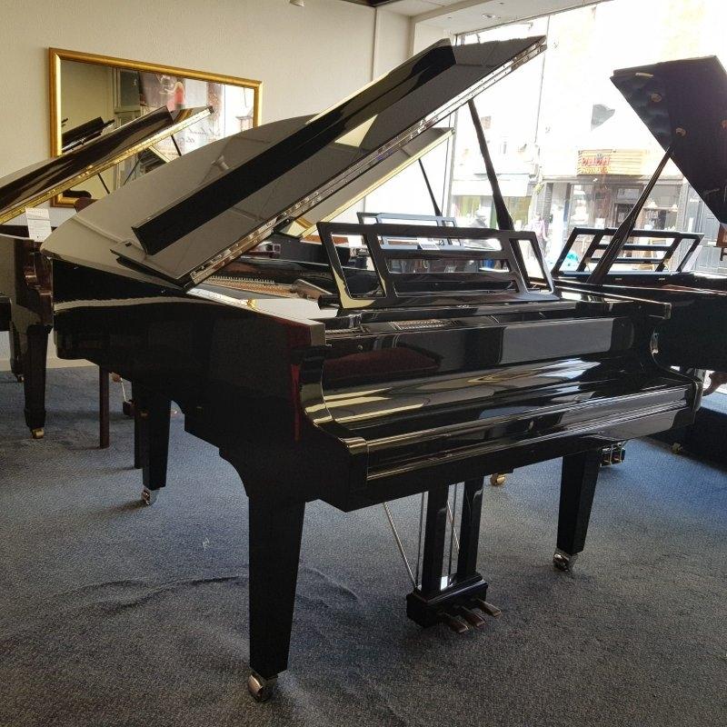 Feurich F179 Dynamic II grand Piano in black – Gallery image – Roberts Pianos Oxford