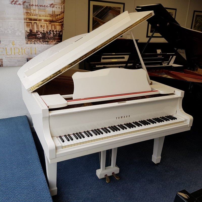 Yamaha G2 grand Piano in bright white – Featured image – Roberts Pianos Oxford