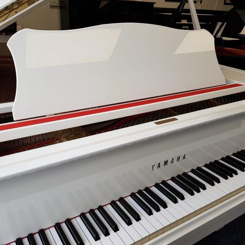Yamaha G2 grand Piano in bright white – Gallery image – Roberts Pianos Oxford