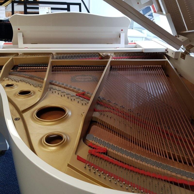 Yamaha G2 grand Piano in bright white – Gallery image – Roberts Pianos Oxford