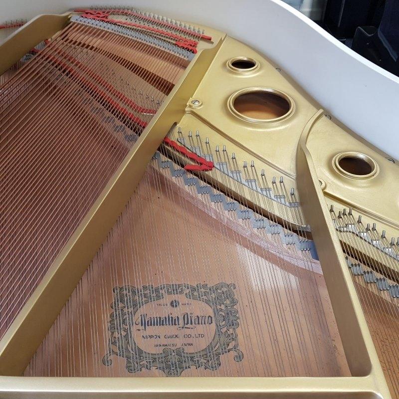 Yamaha G2 grand Piano in bright white – Gallery image – Roberts Pianos Oxford