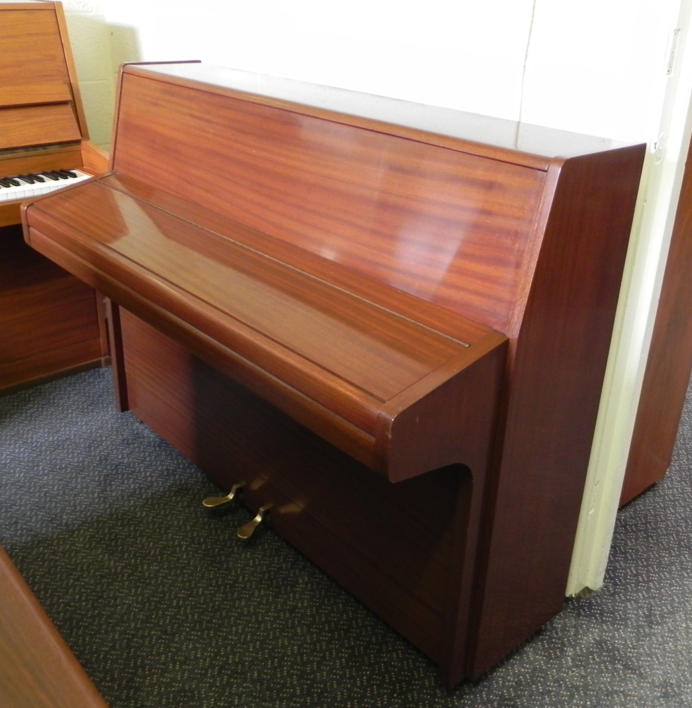 Knight upright Piano in Light Mahogany – Gallery image – Roberts Pianos Oxford