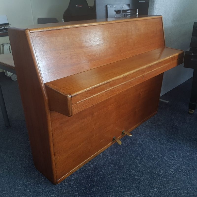 Welmar upright Piano in Walnut – Gallery image – Roberts Pianos Oxford