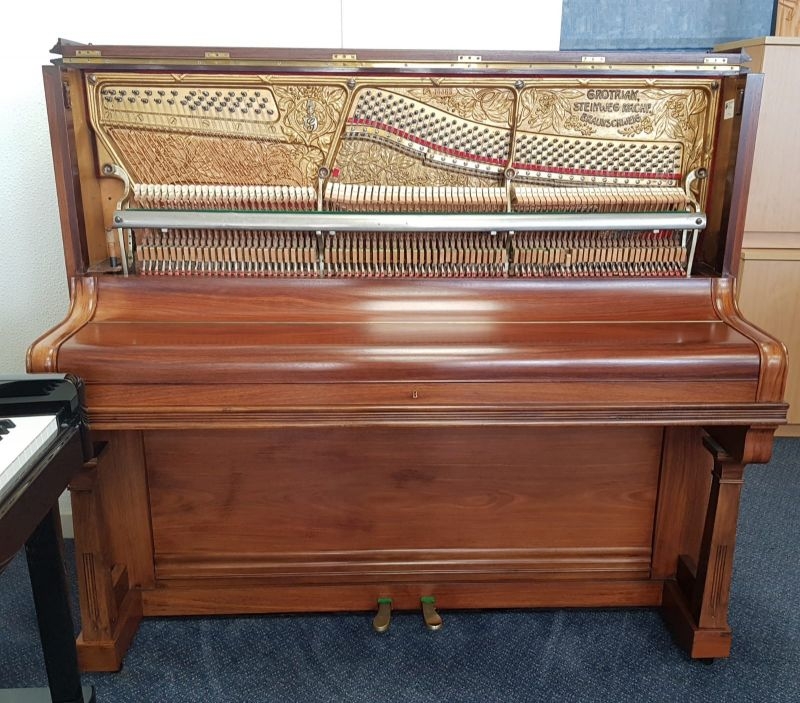 Grotrian Steinweg upright Piano in light rosewood – Gallery image – Roberts Pianos Oxford