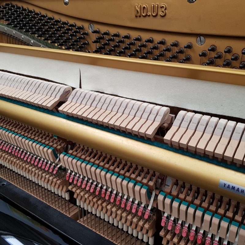 Yamaha U3G upright Piano in Black – Gallery image – Roberts Pianos Oxford