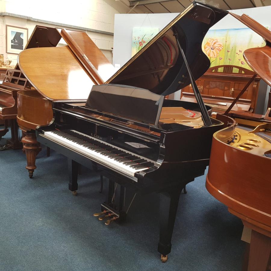 Kawai GS-30 grand Piano in black – Featured image – Roberts Pianos Oxford