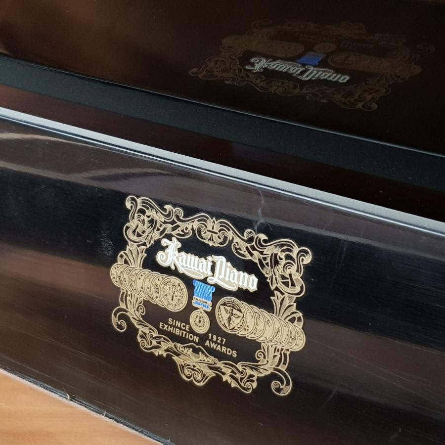 Kawai GS-30 grand Piano in black – Gallery image – Roberts Pianos Oxford