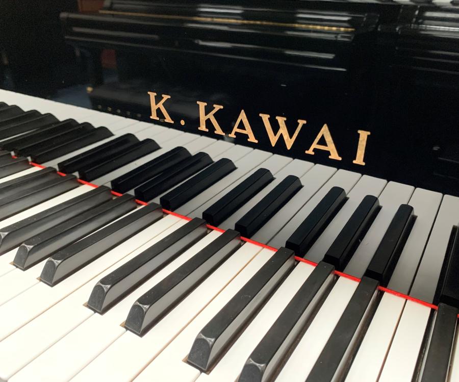 Kawai GS-30 grand Piano in black – Gallery image – Roberts Pianos Oxford