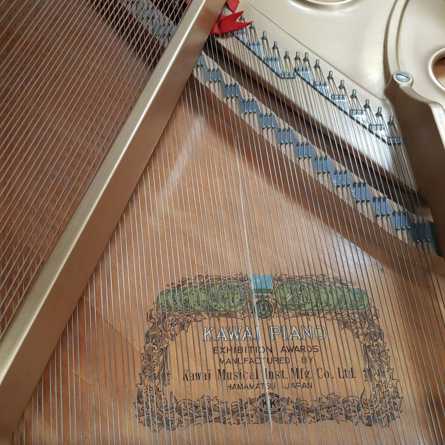 Kawai GS-30 grand Piano in black – Gallery image – Roberts Pianos Oxford