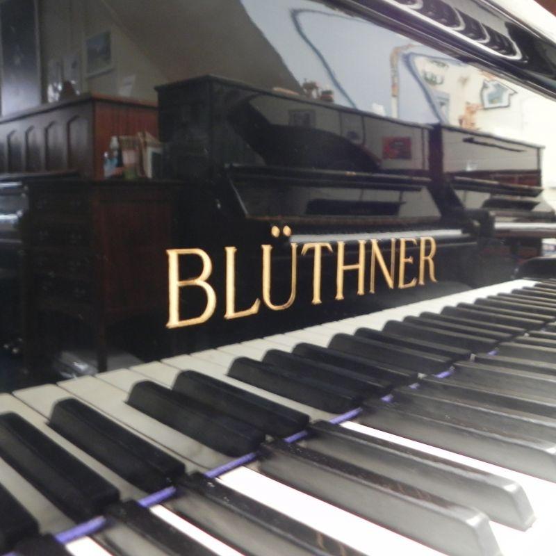 Bluthner Style VIII grand Piano in bright black – Gallery image – Roberts Pianos Oxford