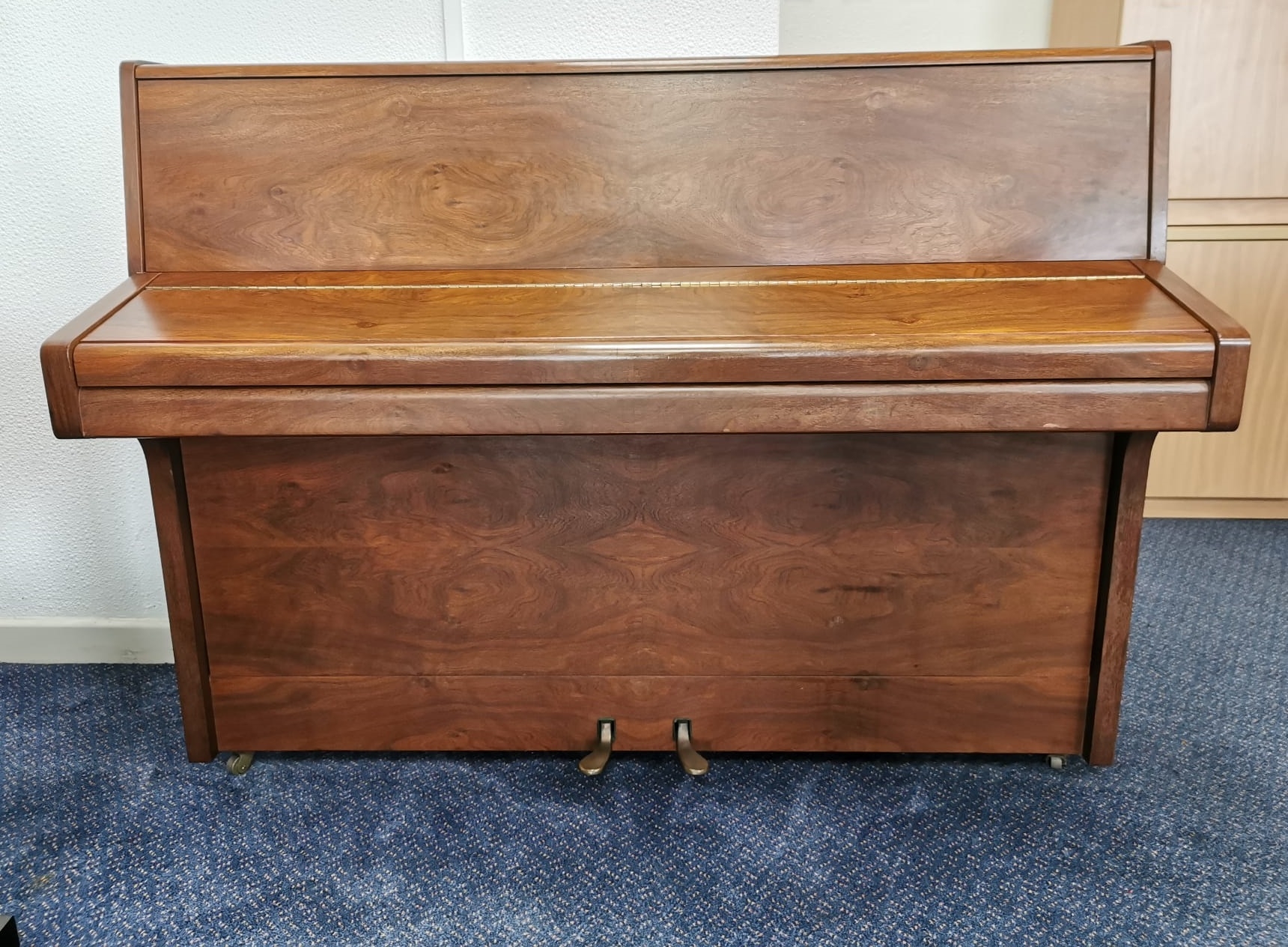 Knight upright Piano in Walnut – Gallery image – Roberts Pianos Oxford
