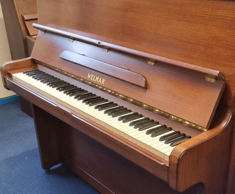 Welmar upright Piano in mahogany – Gallery image – Roberts Pianos Oxford