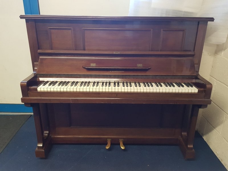 Feurich 125 upright Piano in mahogany – Gallery image – Roberts Pianos Oxford