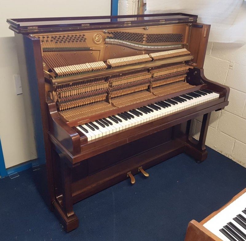 Feurich 125 upright Piano in mahogany – Gallery image – Roberts Pianos Oxford