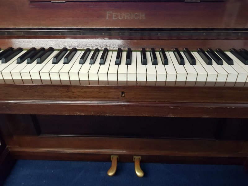 Feurich 125 upright Piano in mahogany – Gallery image – Roberts Pianos Oxford