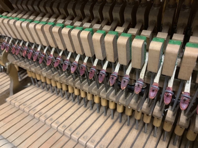 Feurich 125 upright Piano in mahogany – Gallery image – Roberts Pianos Oxford