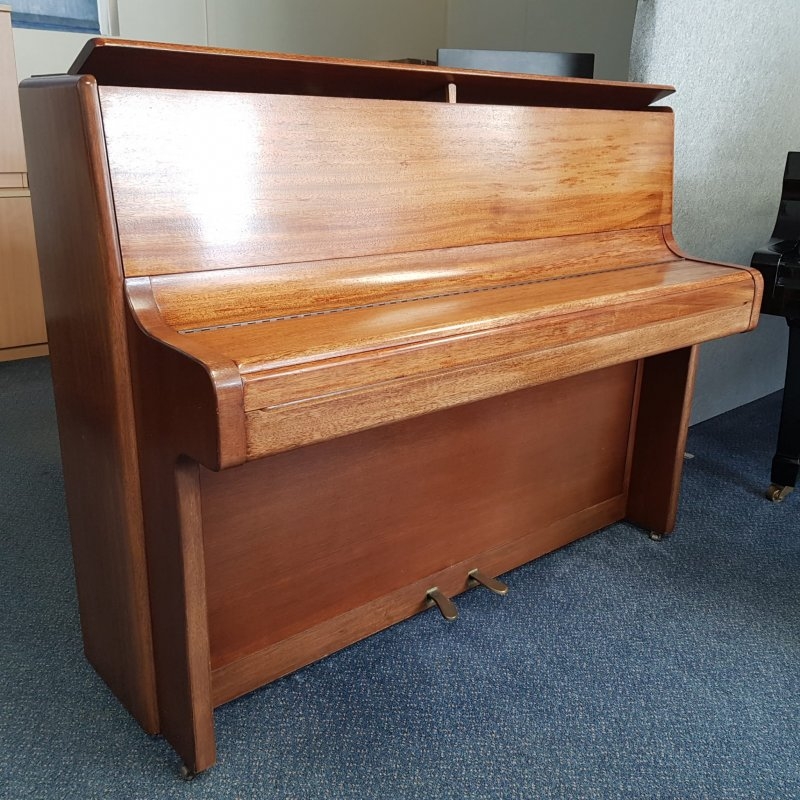 Welmar upright Piano in mahogany – Gallery image – Roberts Pianos Oxford