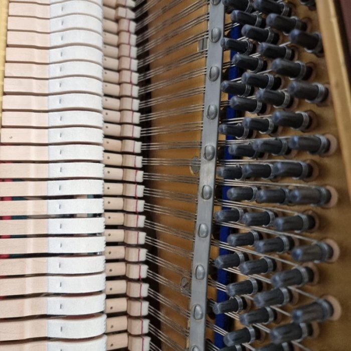 Welmar upright Piano in mahogany – Gallery image – Roberts Pianos Oxford