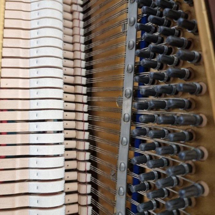 Welmar upright Piano in mahogany – Gallery image – Roberts Pianos Oxford