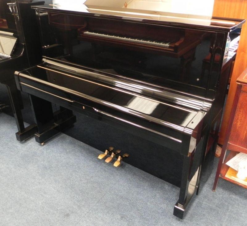 Yamaha U1H upright Piano in black polyester – Gallery image – Roberts Pianos Oxford
